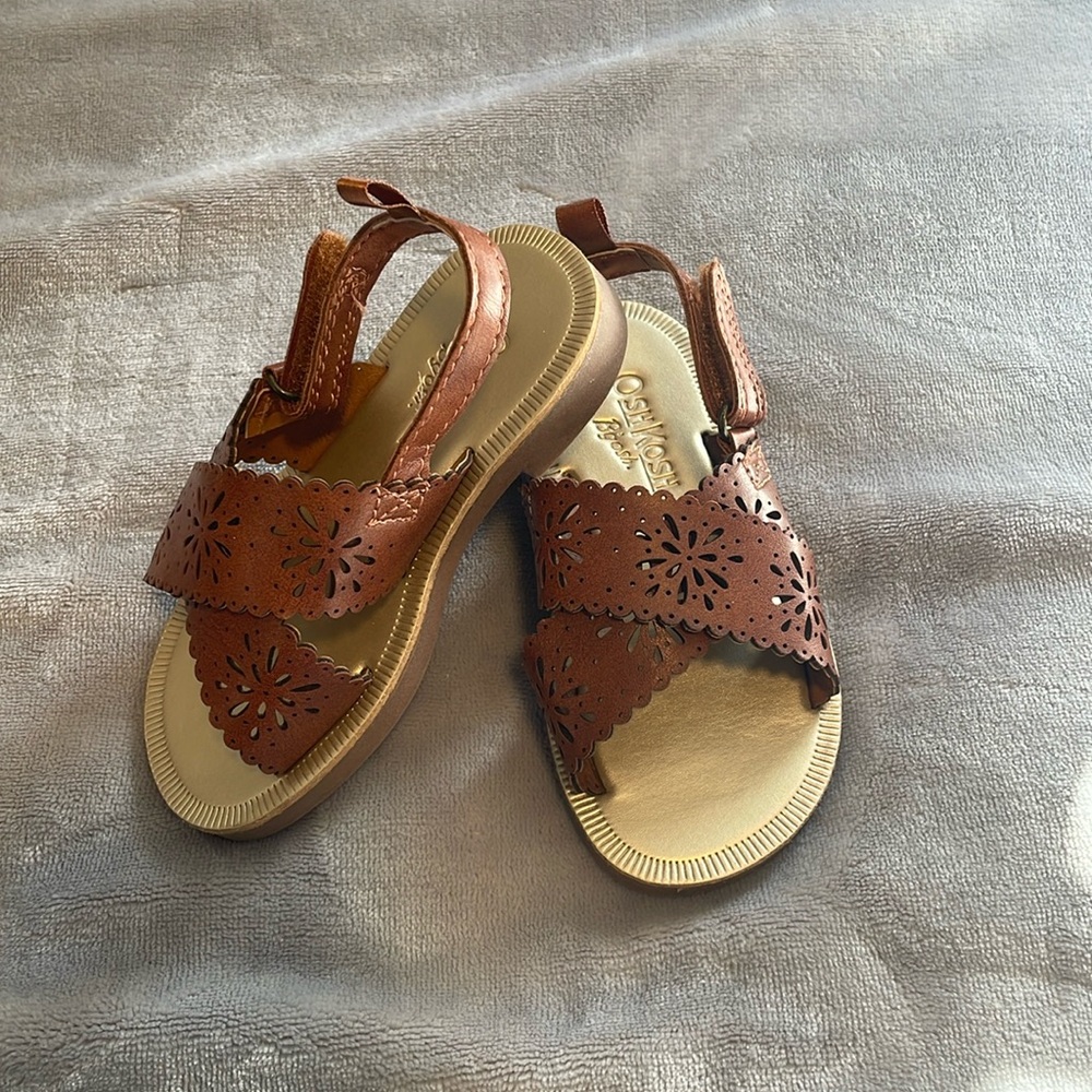 Toddler OshKosh B’gosh brown sandals- brand new, never worn